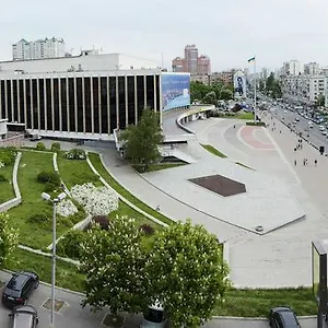 Hotel 7 Sky On Yevhena Konovaltsia, Kyjev